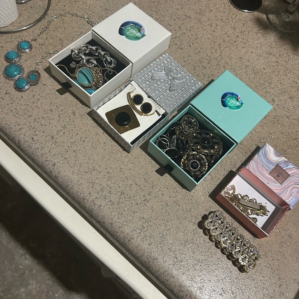 Chic Jewelry Organizer Set - Turquoise, Silver, and Pink